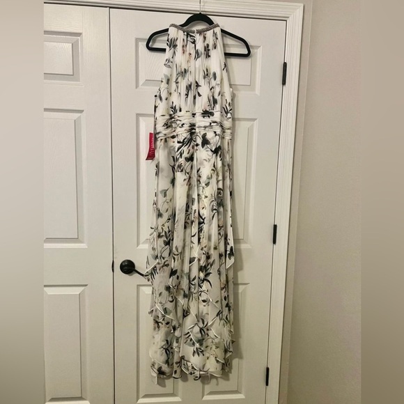 FINAL PRICE - NWT Calvin Klein floral maxi🍦 - Picture 4 of 4